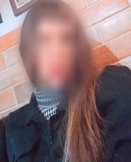 Alma, 25