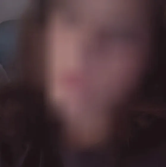 Ella, 21