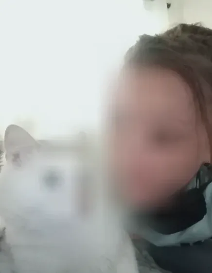Elli, 38