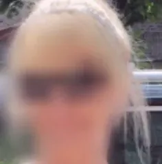Jenni, 37