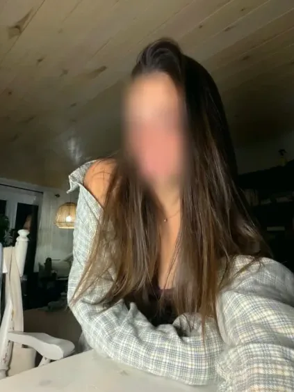 Sara, 22