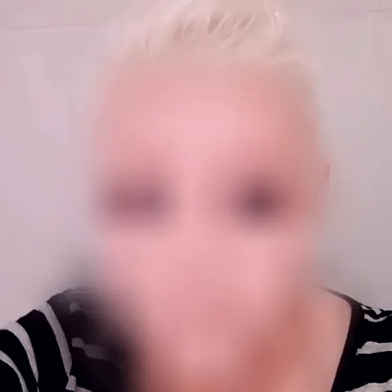 Sari, 39
