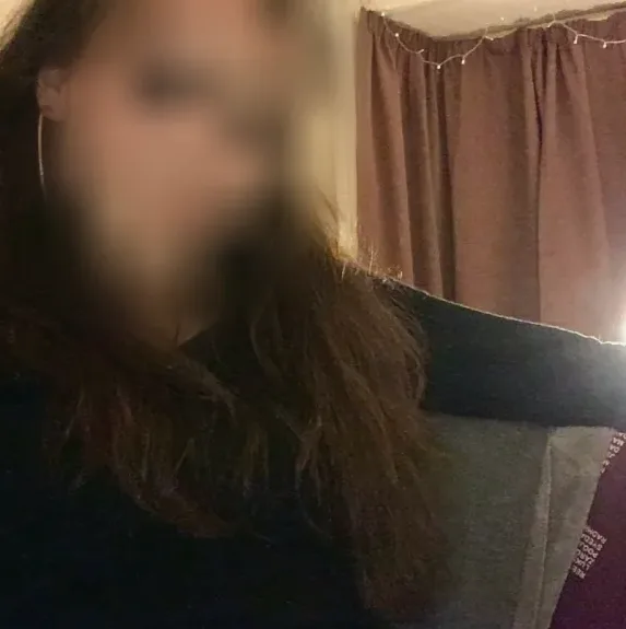 Yasmin, 25